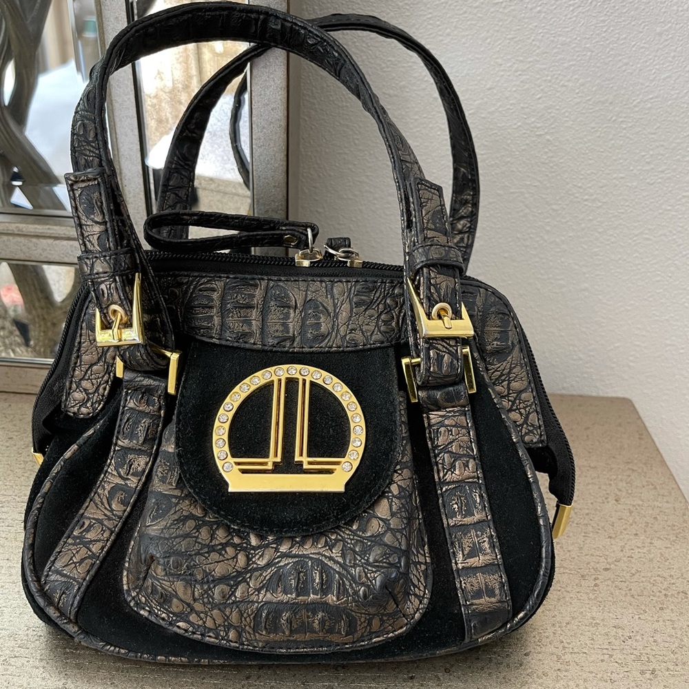 Vintage Giorgio Ferrilli black suede and leather small purse.